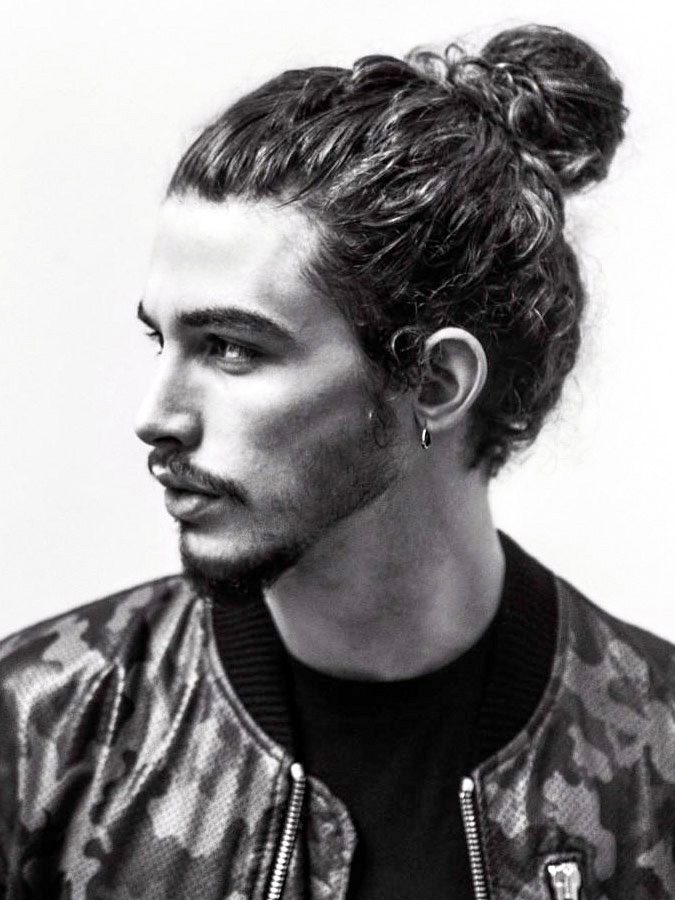 Full Man Bun with Undercut Precision