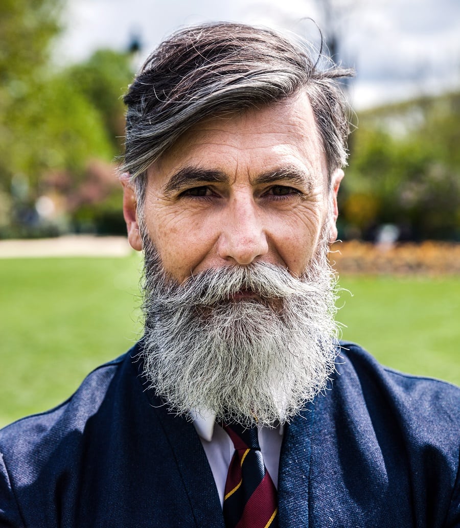 Full Beard with Sharp Contours and Controlled Volume